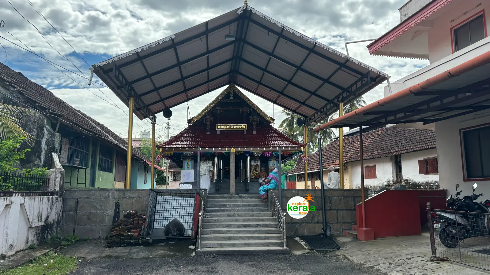 Sree Vettaikorumakan Kavu Temple