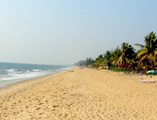 Golden sandy shoreline at Cherai Beach, Ernakulam