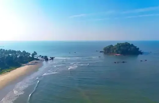 Scenic Arabian Sea view from Dharmadam Beach, Kannur
